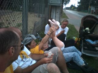 Gimnastyka Marysi, przy aktywnej pomocy Gosi ;-)